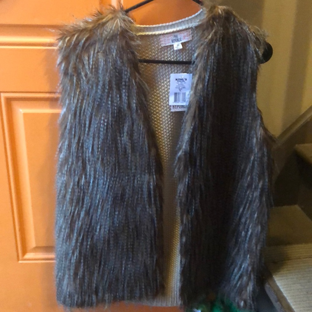 Fur vest